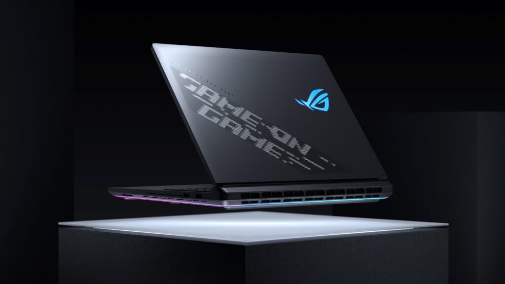 Notebook gamer ROG Strix, com destaque para o visual imponente e a matriz LED customizável.
